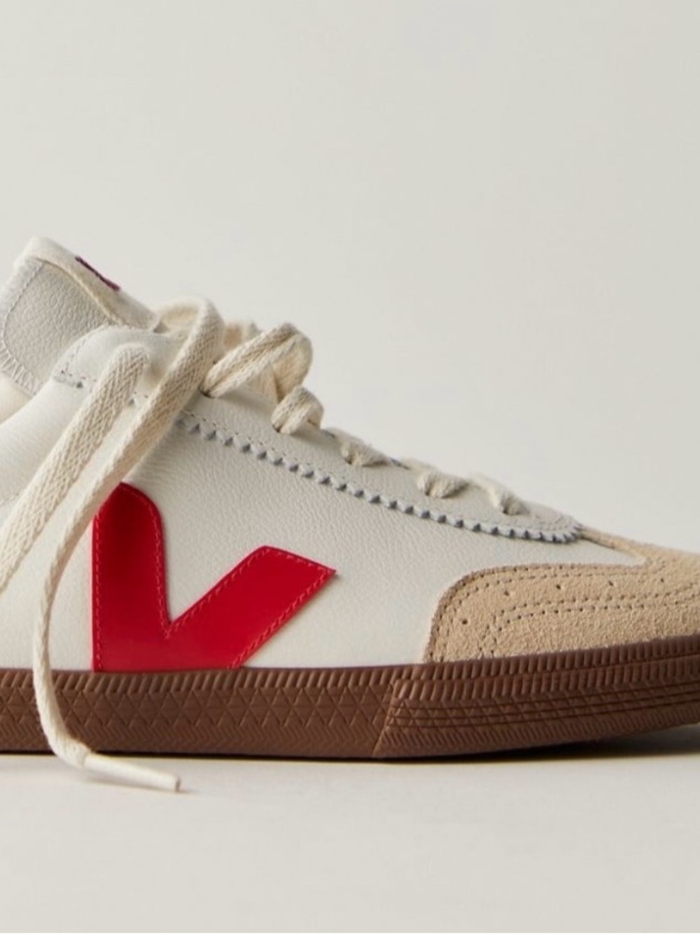 Veja Women’s Volley Red Leather Athletic Shoes Sneakers Size 8 US 39 - Picture 2 of 16